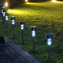 Cargar imagen en el visor de la galería, KIT 2 PIEZAS LAMPARA SOLAR PARA CESPED
